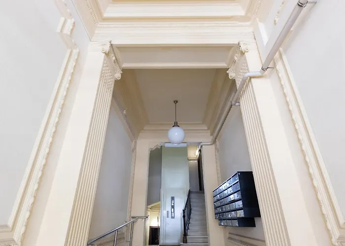 Aparteasy - Central Barcelona Studio Apartment
